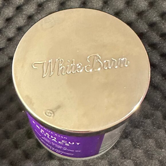White Barn Fresh Cut Lilacs Single Wick Candle - Picture 5 of 5
